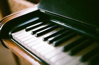 In June 23, 2014 3, Chinese piano educator professor Zhou Ji